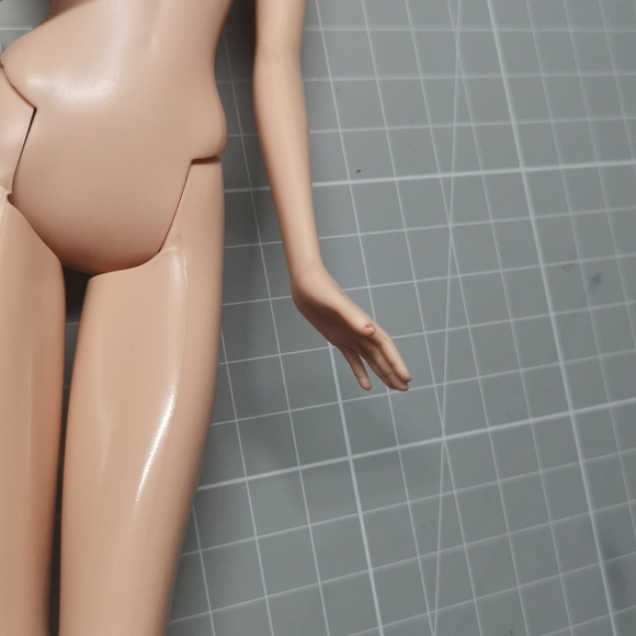 Barbie Model Muse Body - Picture 7 of 7